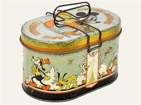 1st licensed character on metal lunch box|history of lunch box.